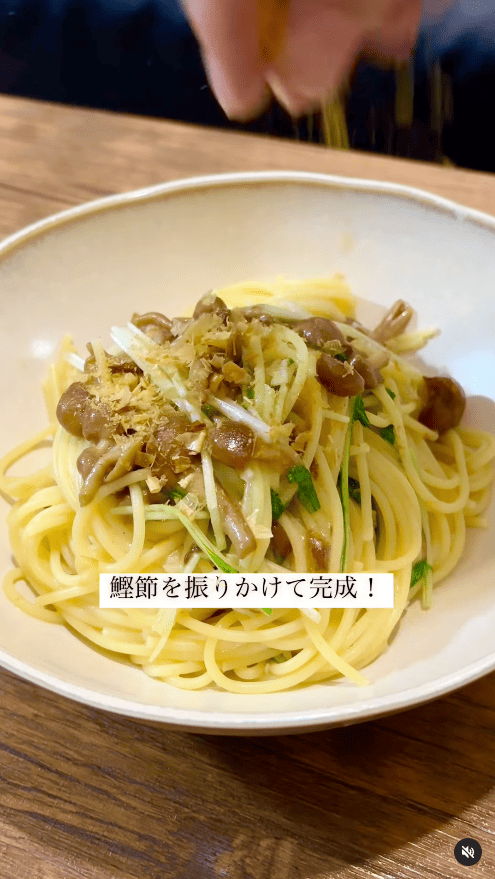 鰹節をふりかける