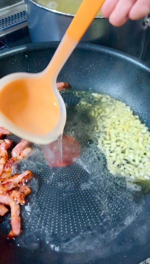 茹で汁を入れる